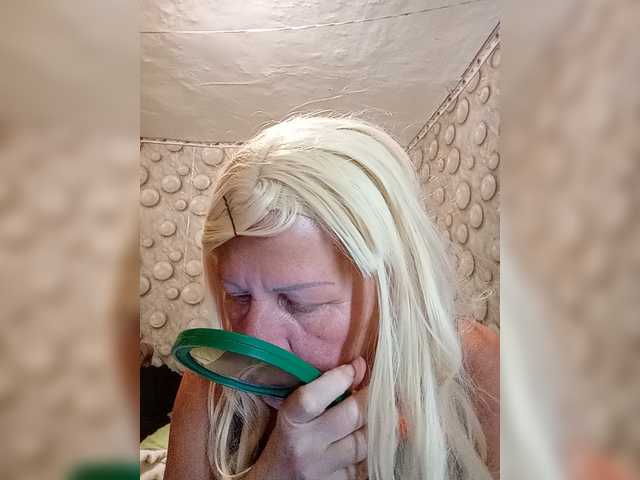 FameLara live cam on BongaCams