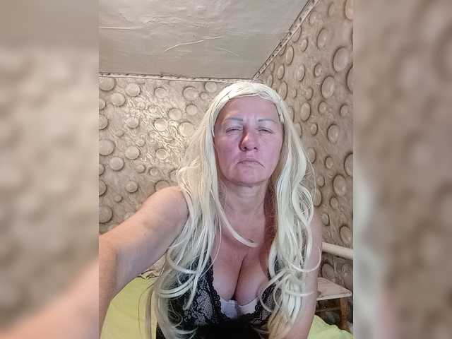 FameLara live webcam show