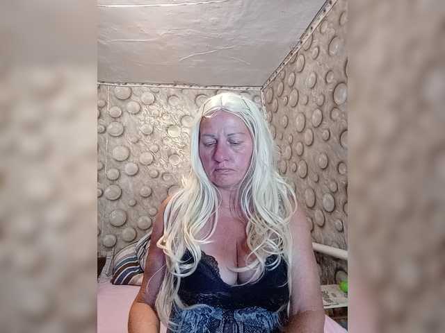 FameLara live cam on BongaCams