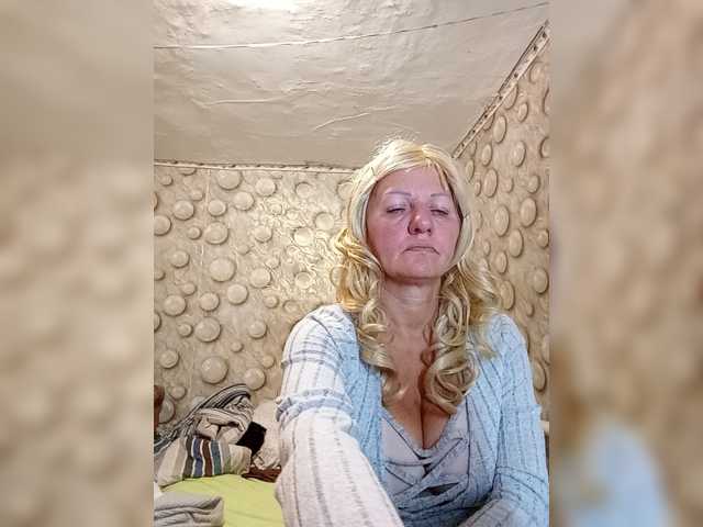 FameLara live cam on BongaCams