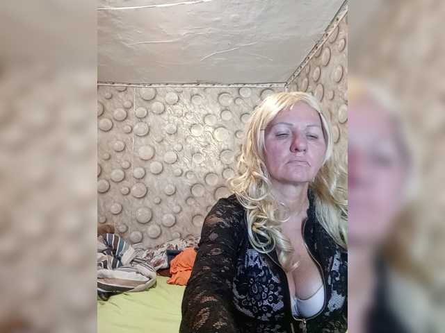 FameLara live cam on BongaCams