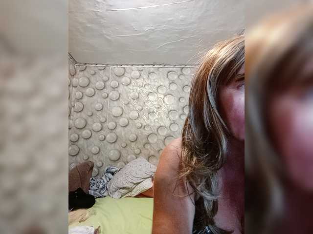 FameLara live cam on BongaCams