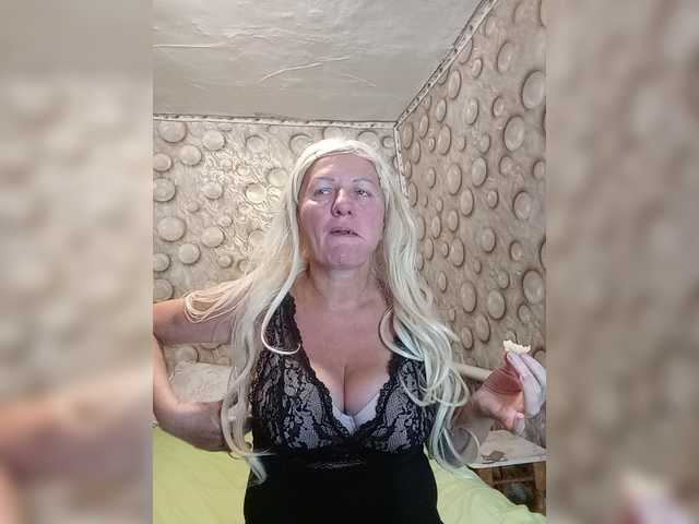 FameLara live webcam show
