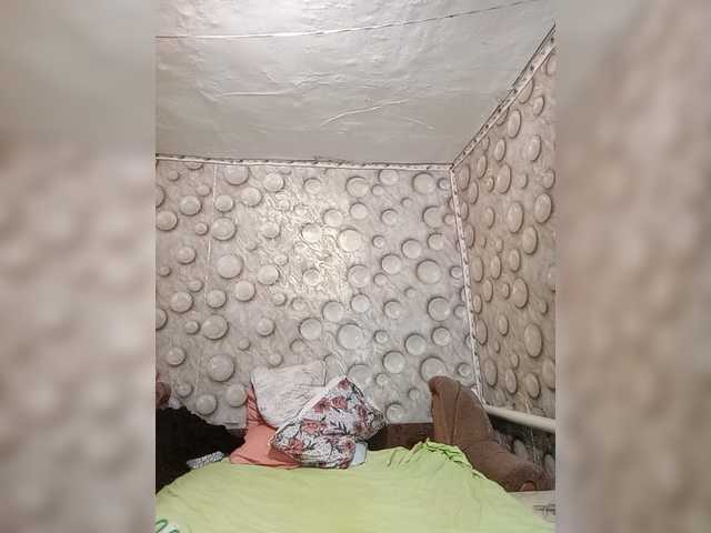 FameLara live webcam show