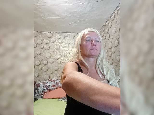 FameLara live cam on BongaCams