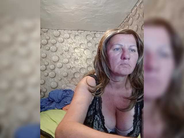 FameLara live cam on BongaCams