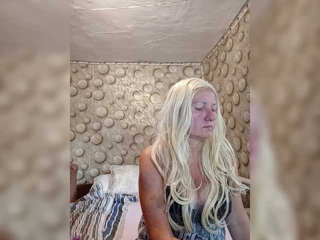 FameLara live cam on BongaCams