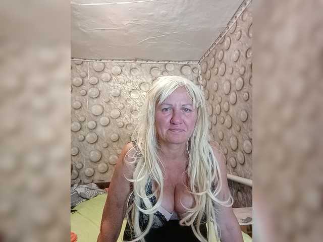 FameLara live webcam show