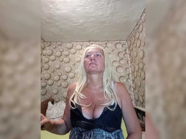 FameLara live cam on BongaCams