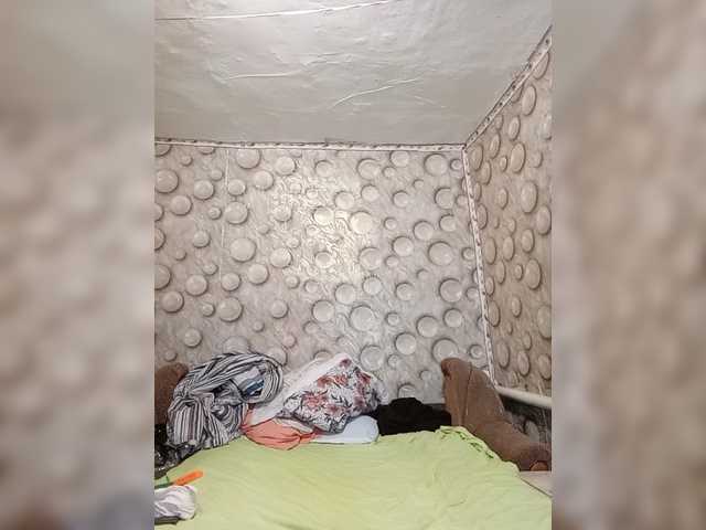 FameLara live webcam show