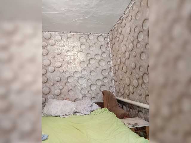 FameLara live webcam show