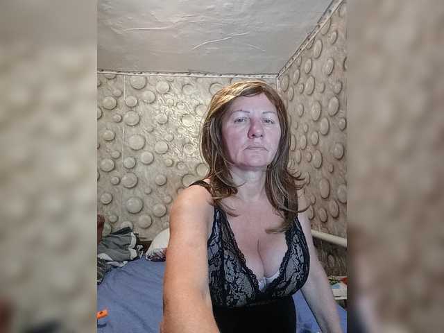 FameLara live cam on BongaCams