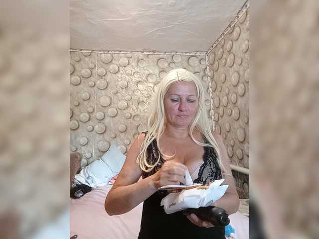 FameLara live cam on BongaCams