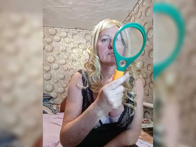 FameLara live cam on BongaCams