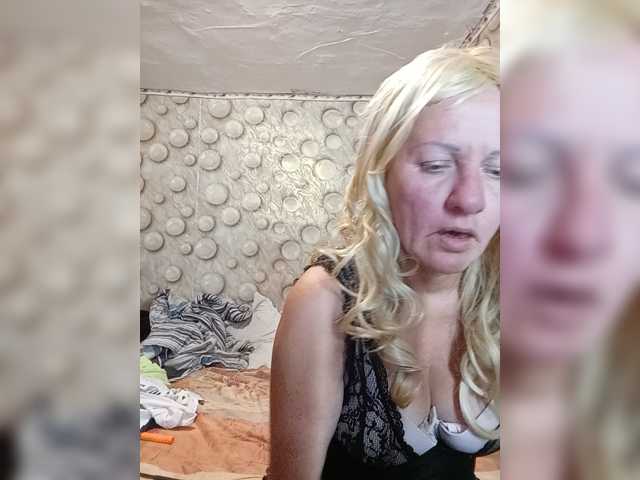 FameLara live cam on BongaCams