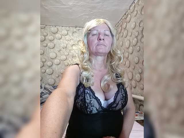 FameLara live cam on BongaCams