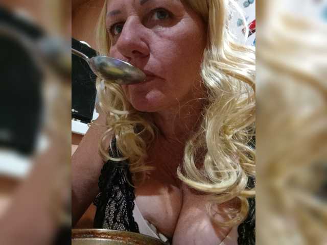 FameLara live cam on BongaCams