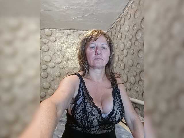 FameLara live cam on BongaCams