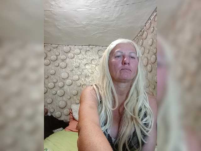 FameLara live cam on BongaCams