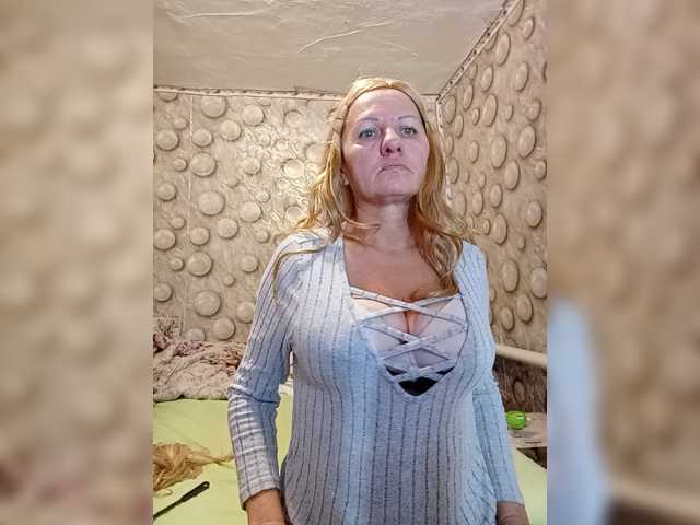 FameLara live cam on BongaCams