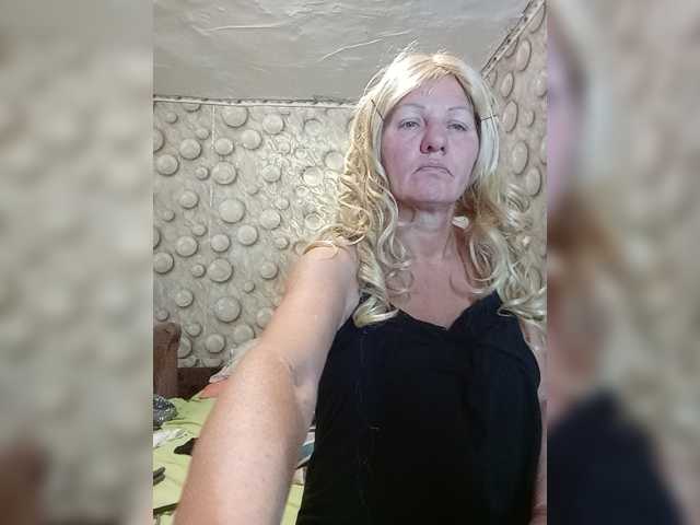 FameLara live cam on BongaCams