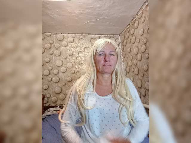 FameLara live cam on BongaCams