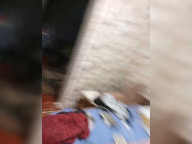 FameLara live cam preview