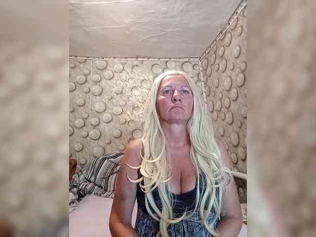 FameLara webcam