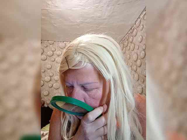 FameLara webcam