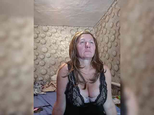 FameLara webcam