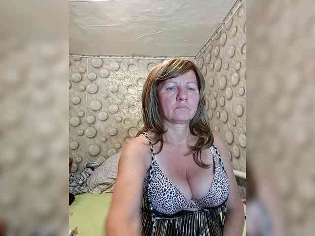 FameLara webcam