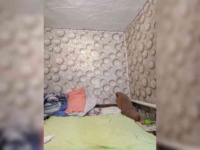 FameLara webcam