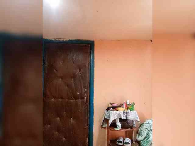 FameLara webcam