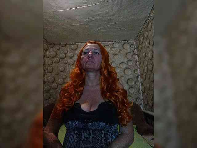 FameLara webcam