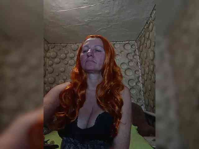 FameLara webcam
