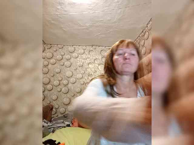 FameLara webcam