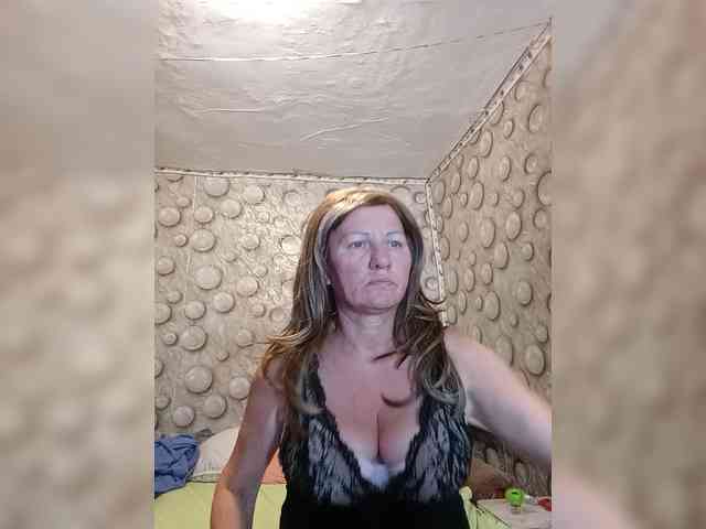 FameLara webcam