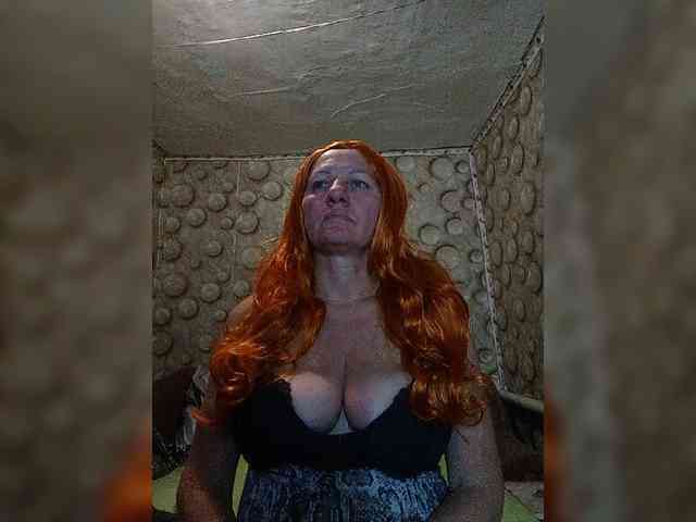 FameLara webcam