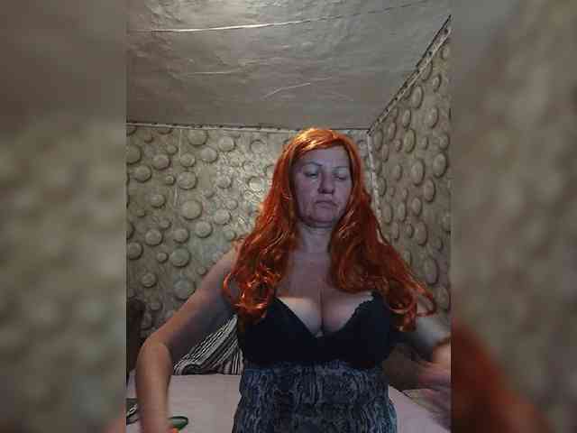 FameLara webcam