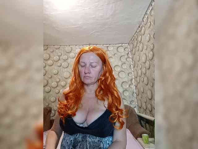 FameLara webcam
