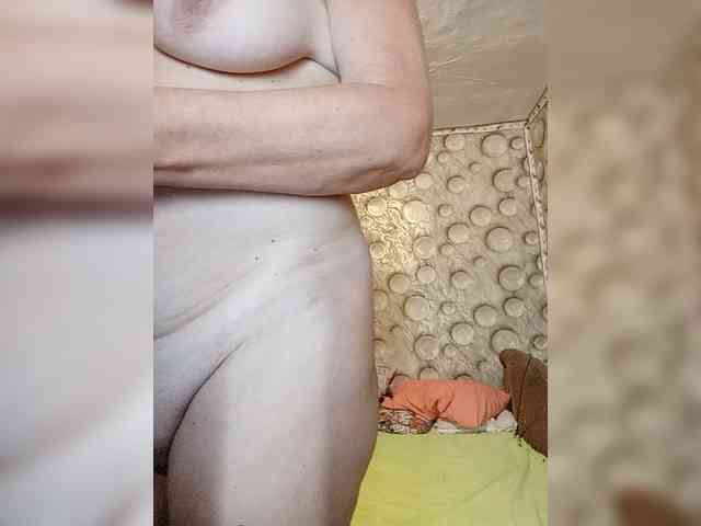 FameLara webcam