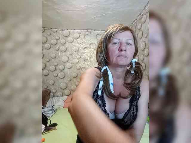 FameLara webcam