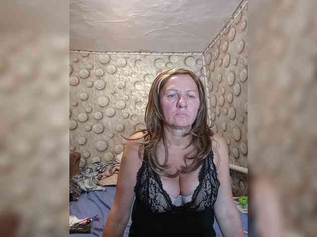 FameLara webcam