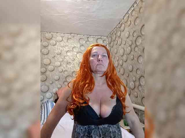 FameLara webcam