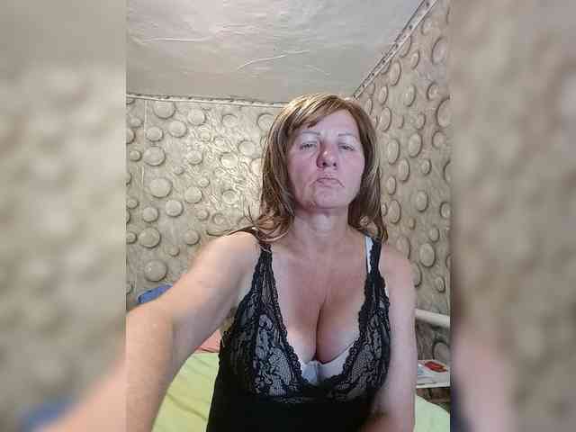 FameLara webcam