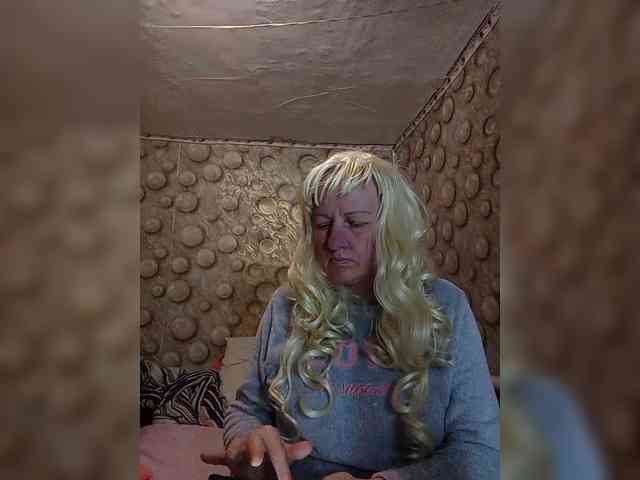 FameLara webcam