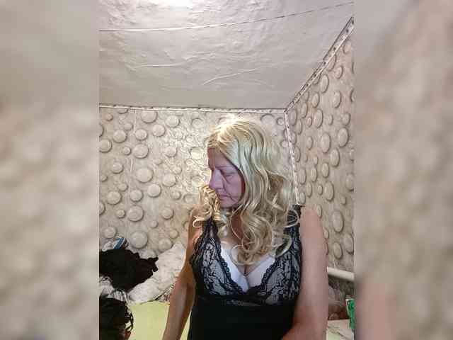 FameLara webcam
