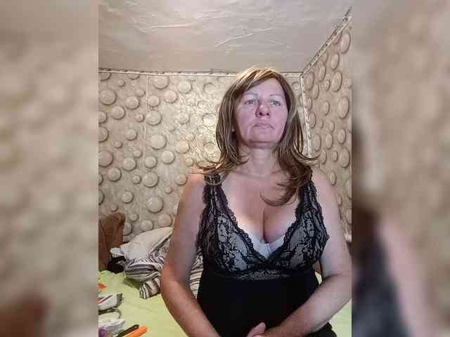 FameLara webcam