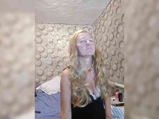 FameLara webcam