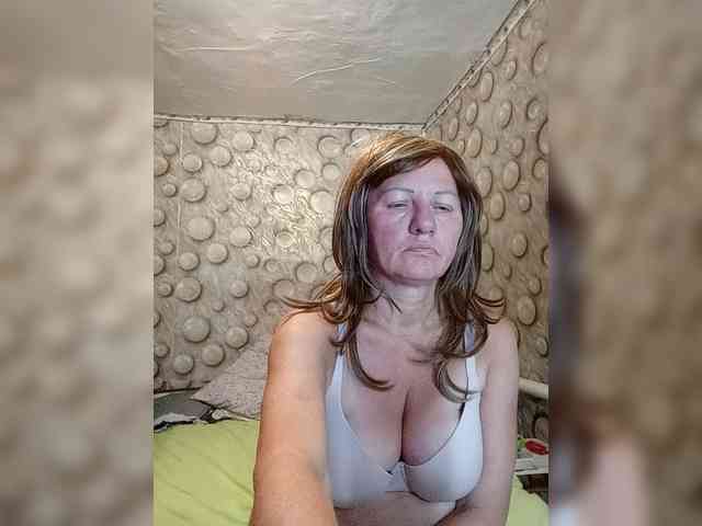 FameLara webcam